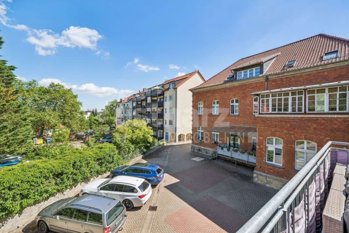 Blick vom Balkon vom Anbau
