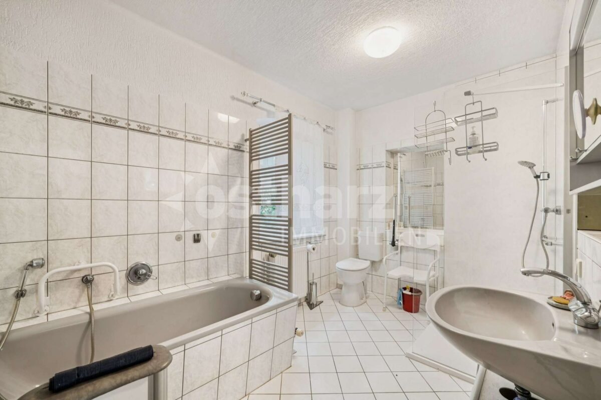 Badezimmer im Erdgeschoss