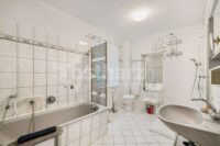 Badezimmer im Erdgeschoss