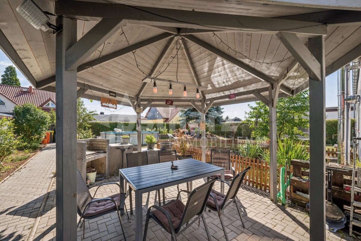 überdachte Terrasse
