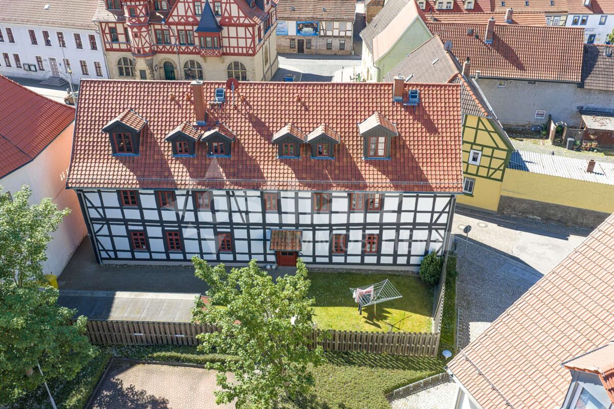Rückansicht mit Grundstück