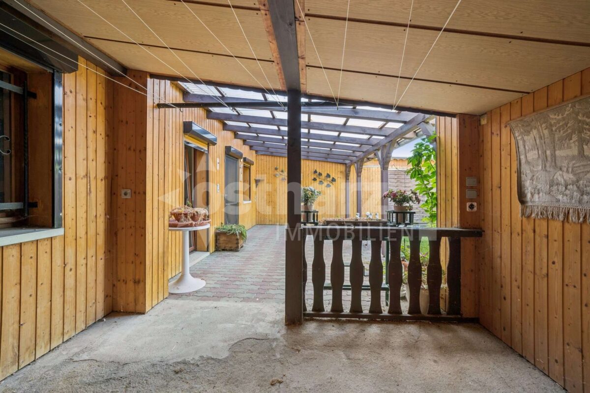überdachte Terrasse